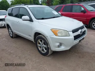 2009 Toyota RAV4 Limited z VIN JTMBK31V395075970, wystawiony jako IAAI lot #42589348 z przebiegiem 218 772 mil mil oraz . Historia ofert i sprzedaży dostępna na DreamBid. Obrazek 1.