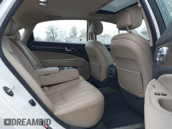 2013 Hyundai Equus Signature with VIN KMHGH4JH6DU063889, listed as a IAAI auction lot 40782294 with 81,631 mi miles and . Bid and sale history available at DreamBid. Image 8.