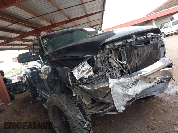 2015 Ram 2500 Tradesman z VIN 3C6UR5HL6FG673440, wystawiony jako IAAI lot #42031986 z przebiegiem 133 308 mil mil oraz . Historia ofert i sprzedaży dostępna na DreamBid. Obrazek 17.
