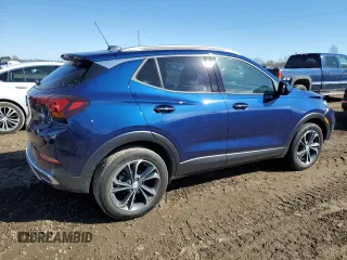 2022 Buick Encore GX Essence с VIN KL4MMFSL7NB040646, выставлен на аукционе Copart как лот 48510985 с пробегом 33 818 миль миль и На запчасти • Non repairable. История ставок и продаж доступна на DreamBid. Изображение 3.