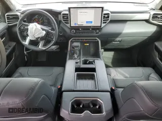 2022 Toyota Tundra Limited z VIN 5TFJA5DB6NX015224, wystawiony jako Copart lot #48236065 z przebiegiem 6 937 mil mil oraz Szkoda całkowita • Salvage title. Historia ofert i sprzedaży dostępna na DreamBid. Obrazek 8.