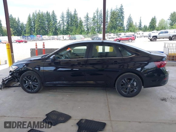 2024 Volkswagen Jetta SE with VIN 3VW7M7BU5RM052470, listed as a IAAI auction lot 42520137 with 26,902 mi miles and . Bid and sale history available at DreamBid. Image 14.