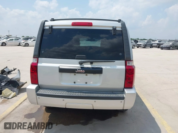 2008 Jeep Commander Sport z VIN 1J8HH48K88C101685, wystawiony jako IAAI lot #42156247 z przebiegiem 119 393 mil mil oraz . Historia ofert i sprzedaży dostępna na DreamBid. Obrazek 17.