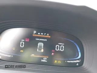 2024 Hyundai Venue SEL z VIN KMHRC8A38RU311795, wystawiony jako IAAI lot #42057265 z przebiegiem 5485 mil mil oraz . Historia ofert i sprzedaży dostępna na DreamBid. Obrazek 7.