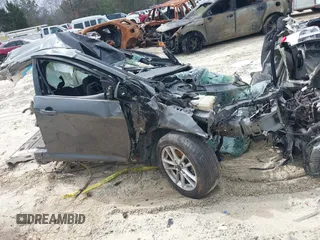 2015 Ford Focus SE z VIN 1FADP3F2XFL335108, wystawiony jako IAAI lot #41743185 z przebiegiem Nie podano mil oraz . Historia ofert i sprzedaży dostępna na DreamBid. Obrazek 1.