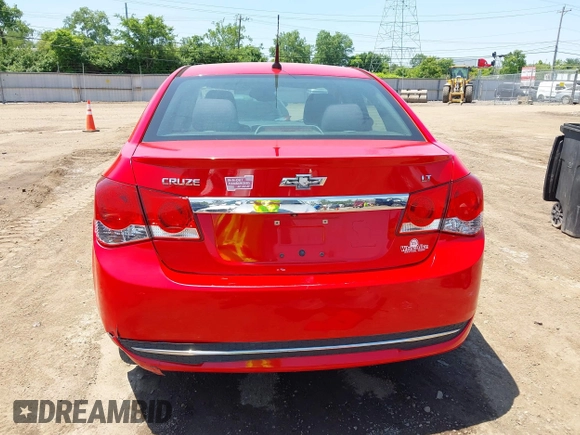 2014 Chevrolet Cruze 1LT z VIN 1G1PC5SBXE7230301, wystawiony jako IAAI lot #42403785 z przebiegiem 141 630 mil mil oraz . Historia ofert i sprzedaży dostępna na DreamBid. Obrazek 17.