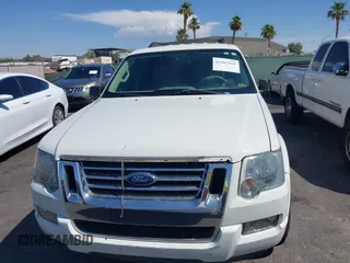 2010 Ford Explorer XLT z VIN 1FMEU6DE8AUA53893, wystawiony jako IAAI lot #42467166 z przebiegiem 84 072 mil mil oraz . Historia ofert i sprzedaży dostępna na DreamBid. Obrazek 6.