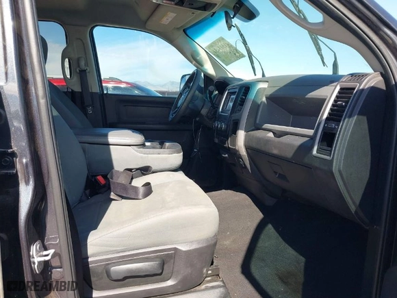 2018 Ram 2500 Tradesman with VIN 3C6UR5HJ9JG239875, listed as a IAAI auction lot 41513451 with 82,075 mi miles. Bid and sale history available at carsss.com. Image 5.