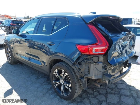 2019 Volvo XC40 Inscription with VIN YV4162UL6K2111899, listed as a IAAI auction lot 41746026 with 59,319 mi miles. Bid and sale history available at carsss.com. Image 3.