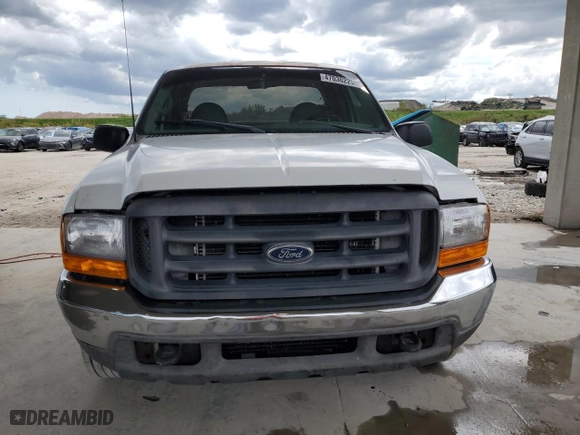 1999 Ford Super Duty F-250 XL with VIN 1FTNX20L2XEB45593, listed as a Copart auction lot 47030225 with 329,849 mi miles and Clean Title. Bid and sale history available at carsss.com. Image 5.