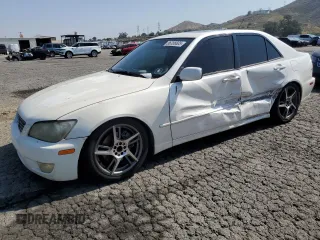 2001 Lexus IS 300/350 z VIN JTHBD182110029807, wystawiony jako Copart lot #56356605 z przebiegiem 157 141 mil mil oraz Szkody całkowita. Historia ofert i sprzedaży dostępna na DreamBid. Obrazek 1.