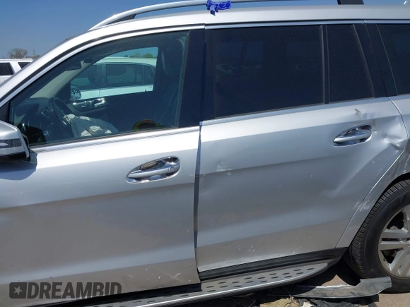 2015 Mercedes-Benz GL-Class GL 350 BlueTEC with VIN 4JGDF2EE4FA581954, listed as a IAAI auction lot 41846414 with 77,786 mi miles. Bid and sale history available at carsss.com. Image 14.
