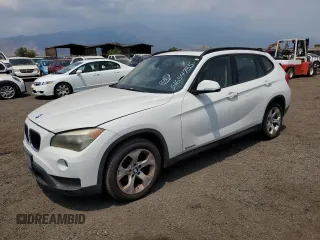 2013 BMW X1 28i z VIN WBAVM1C5XDVW44828, wystawiony jako Copart lot #51654735 z przebiegiem 69 994 mil mil oraz Tytuł czysty. Historia ofert i sprzedaży dostępna na DreamBid. Obrazek 1.