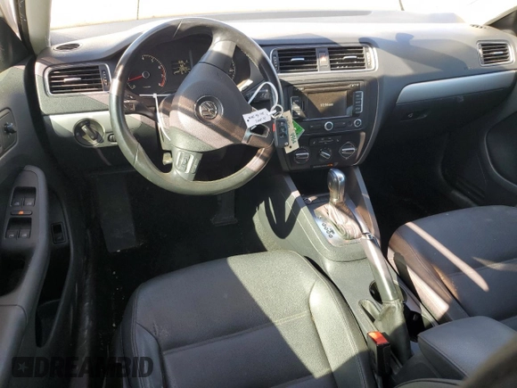 2011 Volkswagen Jetta SEL with VIN 3VWLZ7AJXBM359419, listed as a Copart auction lot 48598535 with 133,606 mi miles and Salvage title. Bid and sale history available at DreamBid. Image 8.