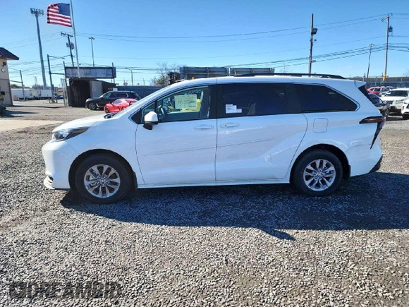 2024 Toyota Sienna LE with VIN 5TDBSKFC9RS138713, listed as a Copart auction lot 43769795 with 10 mi miles and Salvage Title. Bid and sale history available at carsss.com. Image 15.