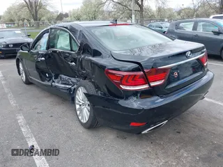 2017 Lexus LS 460 z VIN JTHCL5EF2H5028166, wystawiony jako IAAI lot #42049415 z przebiegiem 205 982 mil mil oraz . Historia ofert i sprzedaży dostępna na DreamBid. Obrazek 3.