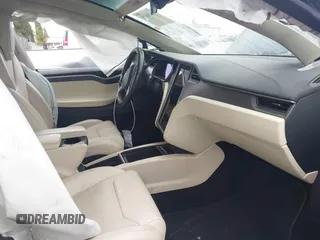 2018 Tesla Model X 75D with VIN 5YJXCBE25JF117801, listed as a IAAI auction lot 41798116 with 95,253 mi miles. Bid and sale history available at carsss.com. Image 5.