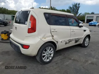 2013 Kia Soul + z VIN KNDJT2A66D7756763, wystawiony jako Copart lot #56769655 z przebiegiem 169 869 mil mil oraz Szkody całkowita. Historia ofert i sprzedaży dostępna na DreamBid. Obrazek 3.
