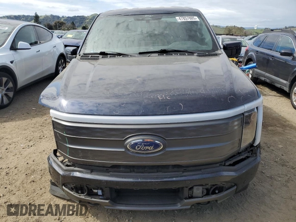2022 Ford F-150 Lightning Pro z VIN 1FTVW1EL9NWG10318, wystawiony jako Copart lot #47857805 z przebiegiem 33 470 mil mil oraz Szkoda całkowita • Salvage title. Historia ofert i sprzedaży dostępna na DreamBid. Obrazek 5.