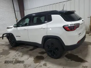 2019 Jeep Compass Altitude z VIN 3C4NJDBB5KT834215, wystawiony jako Copart lot #54130345 z przebiegiem 1 660 mil mil oraz Szkoda całkowita • Salvage title. Historia ofert i sprzedaży dostępna na DreamBid. Obrazek 2.