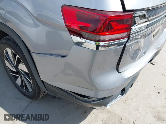 2024 Volkswagen Atlas SE z VIN 1V2WR2CA3RC567572, wystawiony jako IAAI lot #42042562 z przebiegiem 28 684 mil mil oraz . Historia ofert i sprzedaży dostępna na DreamBid. Obrazek 17.