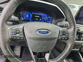 2020 Ford Escape Titanium Hybrid z VIN 1FMCU0DZ3LUB82649, wystawiony jako IAAI lot #42621618 z przebiegiem 46 265 mil mil oraz . Historia ofert i sprzedaży dostępna na DreamBid. Obrazek 6.