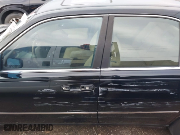 1999 Infiniti Q45 z VIN JNKBY31A3XM602466, wystawiony jako IAAI lot #41721377 z przebiegiem 113 158 mil mil oraz . Historia ofert i sprzedaży dostępna na DreamBid. Obrazek 14.