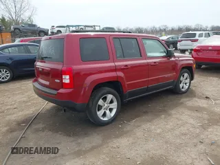 2014 Jeep Patriot Latitude with VIN 1C4NJPFA0ED690182, listed as a IAAI auction lot 41792670 with 91,677 mi miles and . Bid and sale history available at carsss.com. Image 4.