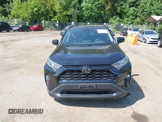 2020 Toyota RAV4 XLE with VIN 2T3P1RFV7LW111230, listed as a IAAI auction lot 40012870 with 22,444 mi miles. Bid and sale history available at carsss.com. Image 12.