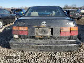 1998 Volkswagen Jetta TDI z VIN 3VWRF81H1WM119610, wystawiony jako Copart lot #42724295 z przebiegiem 8 361 mil mil oraz Szkoda całkowita • Salvage title. Historia ofert i sprzedaży dostępna na DreamBid. Obrazek 6.