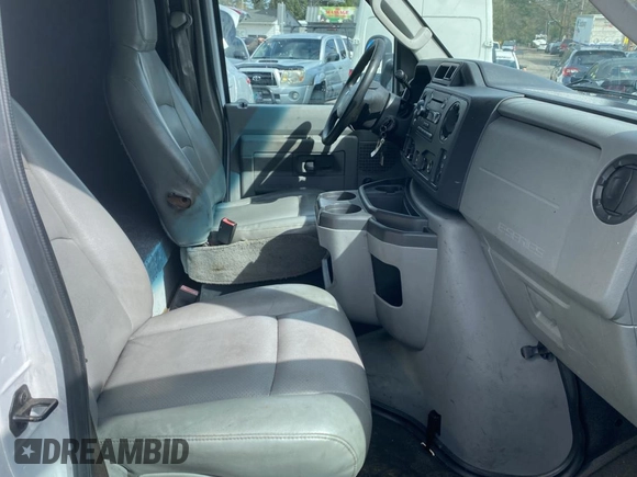 2009 Ford Econoline Cargo with VIN 1FDWE35LX9DA36683, listed as a Copart auction lot 50453625 with 309,448 mi miles and Salvage Title. Bid and sale history available at DreamBid. Image 5.