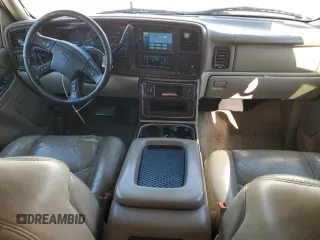 2005 Chevrolet Suburban LS with VIN 3GNFK16Z75G285533, listed as a Copart auction lot 51796744 with 260,539 mi miles and Salvage Title. Bid and sale history available at carsss.com. Image 8.