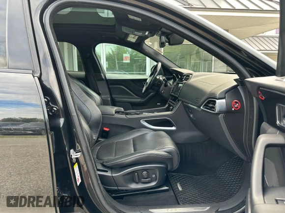 2017 Jaguar F-Pace 20d R-Sport with VIN SADCL2BN8HA088315, listed as a Copart auction lot 64496455 with 77,319 mi miles and Clean title. Bid and sale history available at DreamBid. Image 5.