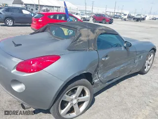 2007 Pontiac Solstice with VIN 1G2MB35B47Y114607, listed as a IAAI auction lot 41992049 with 127,702 mi miles. Bid and sale history available at carsss.com. Image 6.