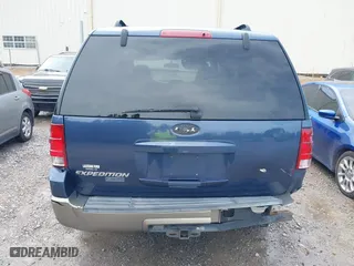 2005 Ford Expedition Eddie Bauer with VIN 1FMPU17555LB13549, listed as a IAAI auction lot 41869759 with 119,851 mi miles. Bid and sale history available at carsss.com. Image 17.
