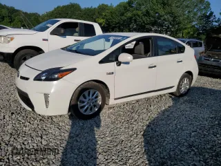 2012 Toyota Prius with VIN JTDKN3DP5C3005913, listed as a Copart auction lot 64350005 with 204,851 mi miles and Clean title. Bid and sale history available at DreamBid. Image 1.