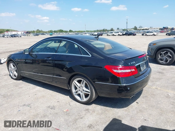 2013 Mercedes-Benz E-Class E 350 with VIN WDDKJ5KB1DF212769, listed as a IAAI auction lot 42064928 with 62,500 mi miles. Bid and sale history available at carsss.com. Image 3.
