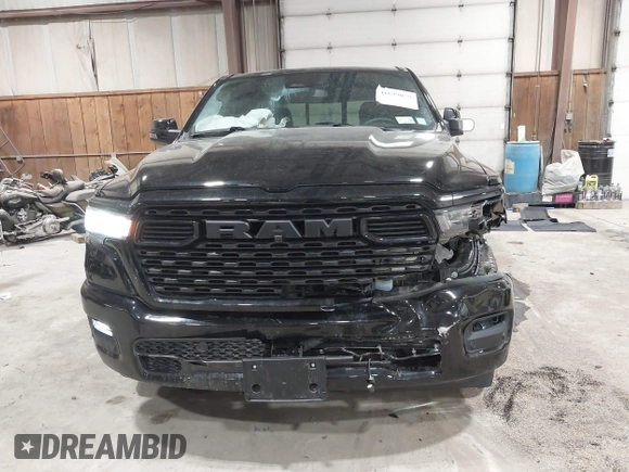 2025 Ram 1500 Big Horn z VIN 1C6RRFFG0SN572588, wystawiony jako IAAI lot #41629079 z przebiegiem 6 675 mil mil oraz . Historia ofert i sprzedaży dostępna na DreamBid. Obrazek 6.