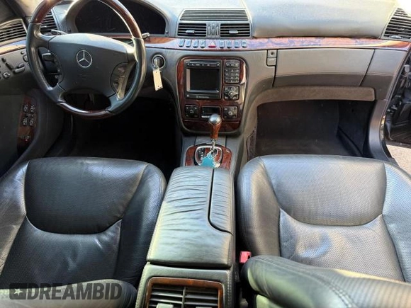 2001 Mercedes-Benz S-Class 6.0L with VIN WDBNG78J61A166847, listed as a Copart auction lot 47702305 with 111,103 mi miles and Salvage Title. Bid and sale history available at carsss.com. Image 9.