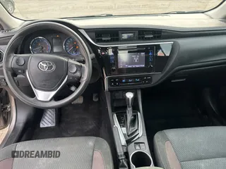 2019 Toyota Corolla L z VIN 2T1BURHE5KC220051, wystawiony jako Copart lot #61879415 z przebiegiem 196 200 mil mil oraz Czysty tytuł • Clean title. Historia ofert i sprzedaży dostępna na DreamBid. Obrazek 9.