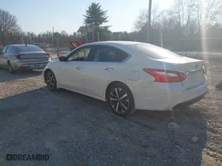 2016 Nissan Altima 2.5 SL with VIN 1N4AL3AP5GC262054, listed as a IAAI auction lot 41626450 with 147,226 mi miles. Bid and sale history available at carsss.com. Image 3.