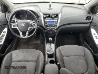 2013 Hyundai Accent SE z VIN KMHCU5AE2DU118005, wystawiony jako Copart lot #57415595 z przebiegiem 123 865 mil mil oraz Czysty tytuł • Clean title. Historia ofert i sprzedaży dostępna na DreamBid. Obrazek 8.
