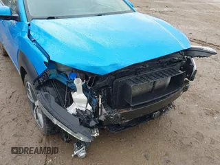 2020 Hyundai Kona Ultimate with VIN KM8K5CA54LU428684, listed as a IAAI auction lot 41723215 with 80,917 mi miles. Bid and sale history available at carsss.com. Image 6.