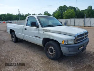 2000 Dodge 1500 Work Special z VIN 1B7HC16X2YS637928, wystawiony jako IAAI lot #42557987 z przebiegiem 118 596 mil mil oraz . Historia ofert i sprzedaży dostępna na DreamBid. Obrazek 1.