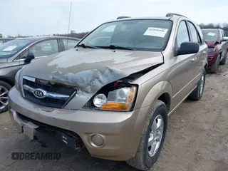 2009 Kia Sorento LX with VIN KNDJC735X95873640, listed as a IAAI auction lot 41918106 with 120,179 mi miles. Bid and sale history available at carsss.com. Image 17.