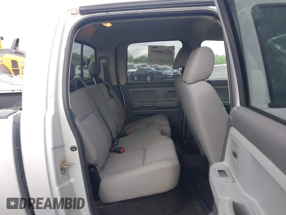 2008 Dodge Dakota SLT z VIN 1D7HW48N38S536147, wystawiony jako IAAI lot #42230957 z przebiegiem 140 571 mil mil oraz . Historia ofert i sprzedaży dostępna na DreamBid. Obrazek 8.