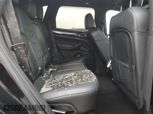 2012 Porsche Cayenne z VIN WP1AA2A21CLA11779, wystawiony jako Copart lot #60248175 z przebiegiem 131 748 mil mil oraz Szkoda całkowita • Salvage title. Historia ofert i sprzedaży dostępna na DreamBid. Obrazek 11.