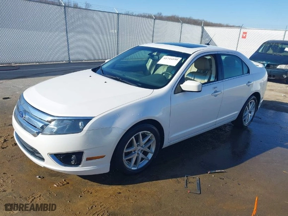 2011 Ford Fusion SEL with VIN 3FAHP0JA8BR255770, listed as a IAAI auction lot 41744199 with 146,889 mi miles. Bid and sale history available at carsss.com. Image 2.