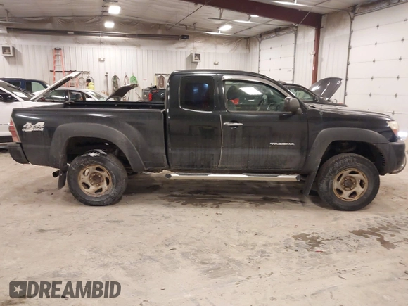 2008 Toyota Tacoma z VIN 5TEUU42N58Z554216, wystawiony jako IAAI lot #41455173 z przebiegiem 253 609 mil mil oraz . Historia ofert i sprzedaży dostępna na DreamBid. Obrazek 14.