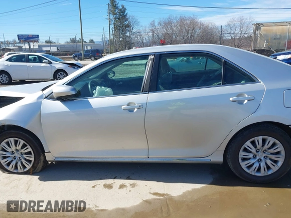 2014 Toyota Camry L with VIN 4T4BF1FK2ER364315, listed as a IAAI auction lot 41582885 with 1 mi miles. Bid and sale history available at carsss.com. Image 15.